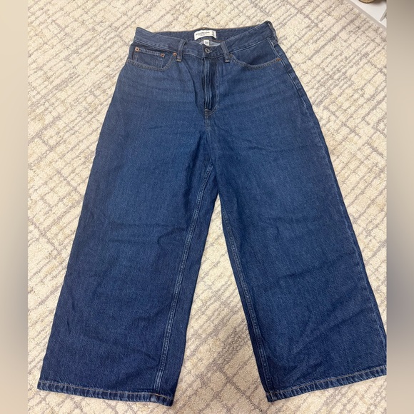 Abercrombie & Fitch Denim - Abercrombie & Fitch Dark Blue cropped wide leg Jeans